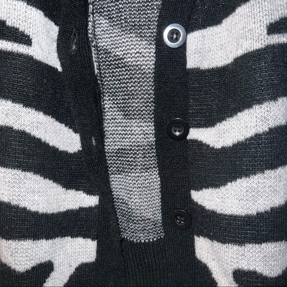 Zebra sweater - size M - good condition - Picture 4 of 4